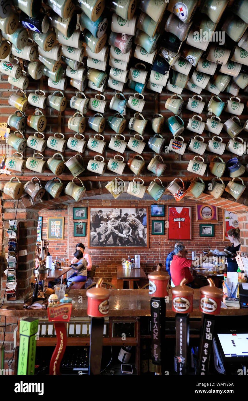 Portland craft pub hires stock photography and images Alamy