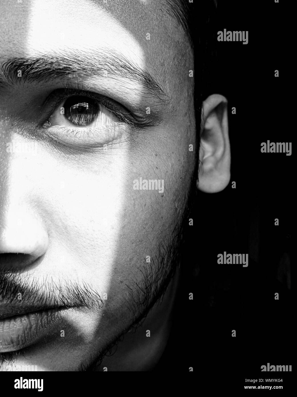 Black eye man hi-res stock photography and images - Alamy