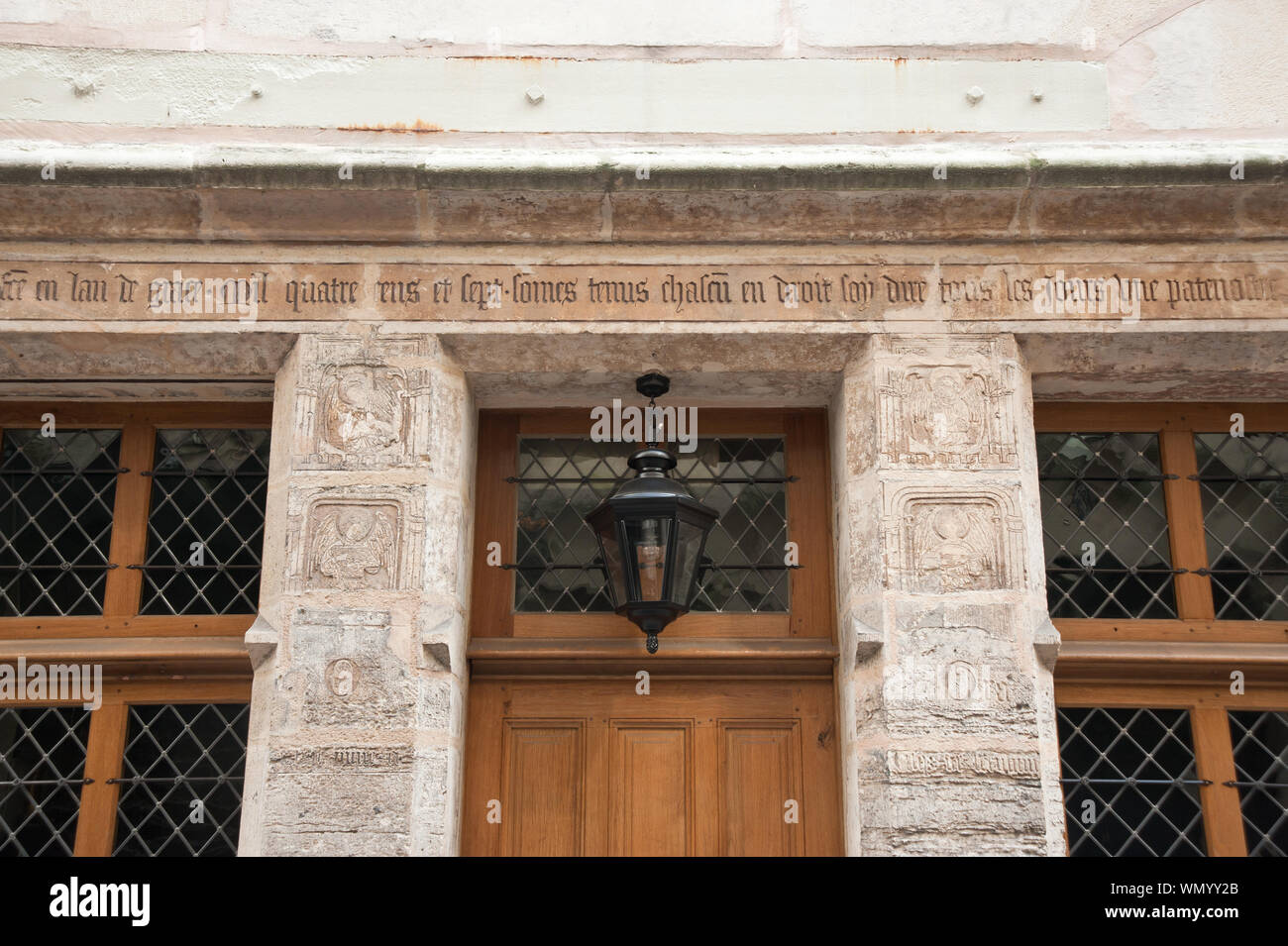 Das Älteste Haus von Paris 51 Rue de Montmorency, erbaut von Nicolas Flamel 1407 - The Oldest House in Paris 51 Rue de Montmorency, erected by Nicolas Stock Photo