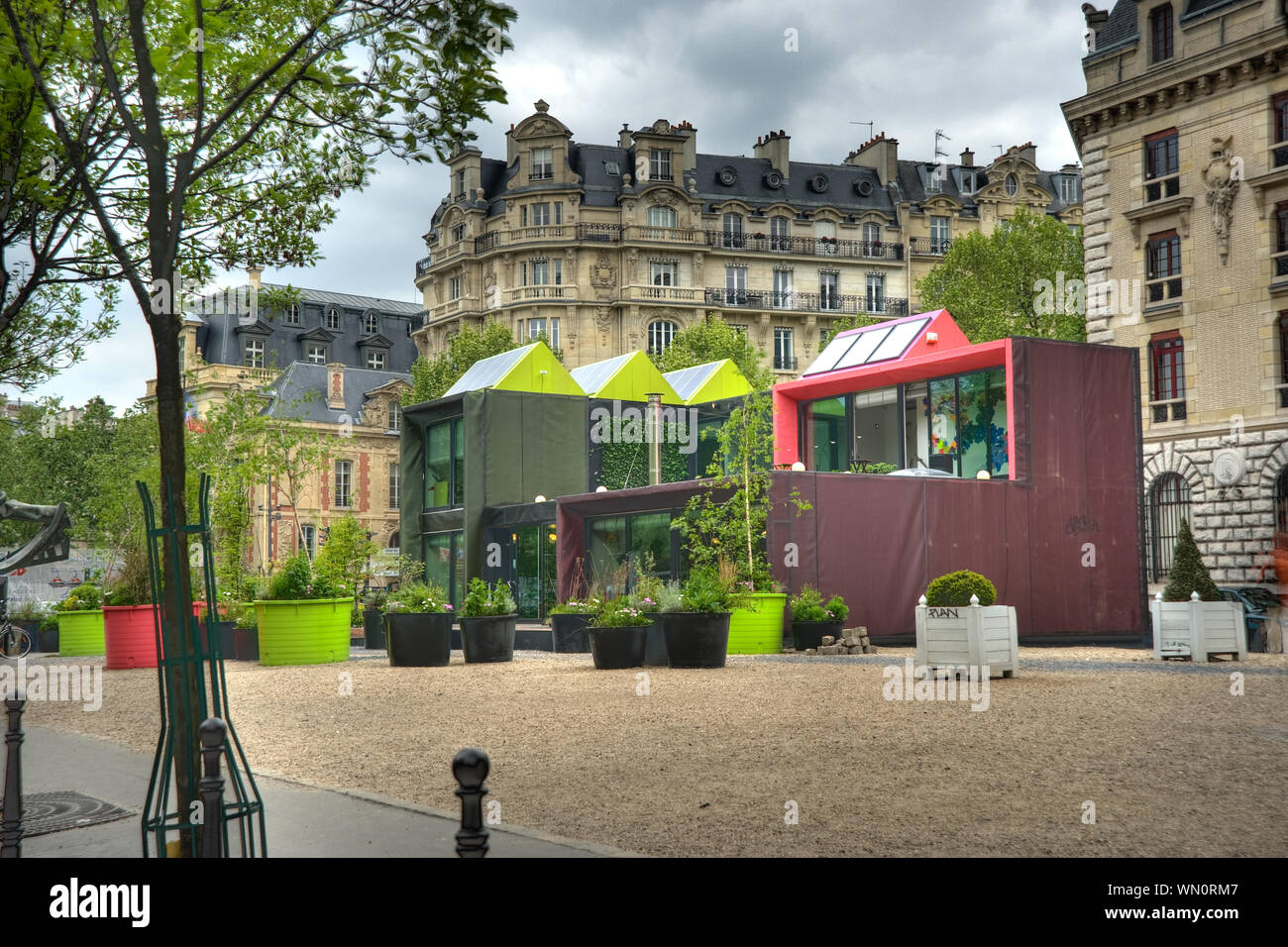 Paris, Marais, provisorische Architektur vor dem Pavillon d'Arsenal Stock Photo