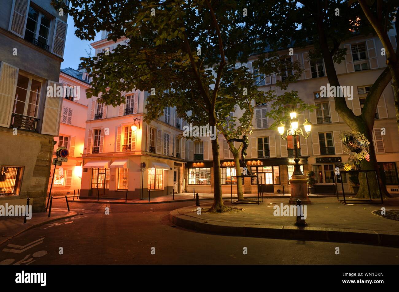 Paris, Saint Germain, Place Furstemberg Stock Photo Alamy