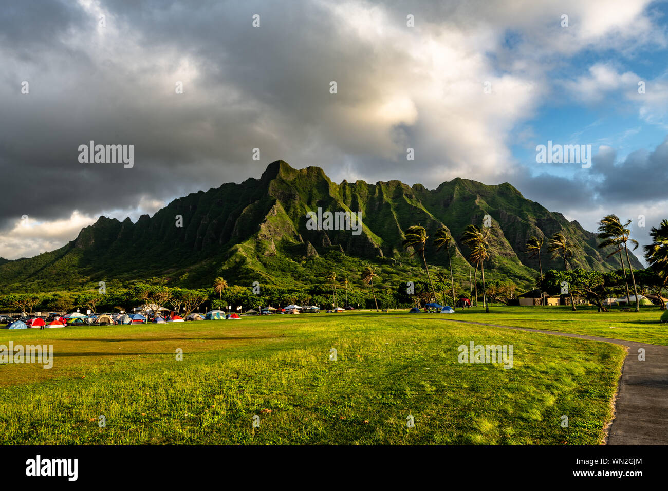 Hawaii mountain hi-res stock photography and images - Alamy