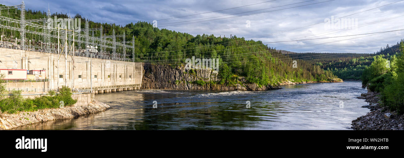 Manic-cinq or Daniel-Johnson hydroelectric dam generating station in northern Quebec Stock Photo