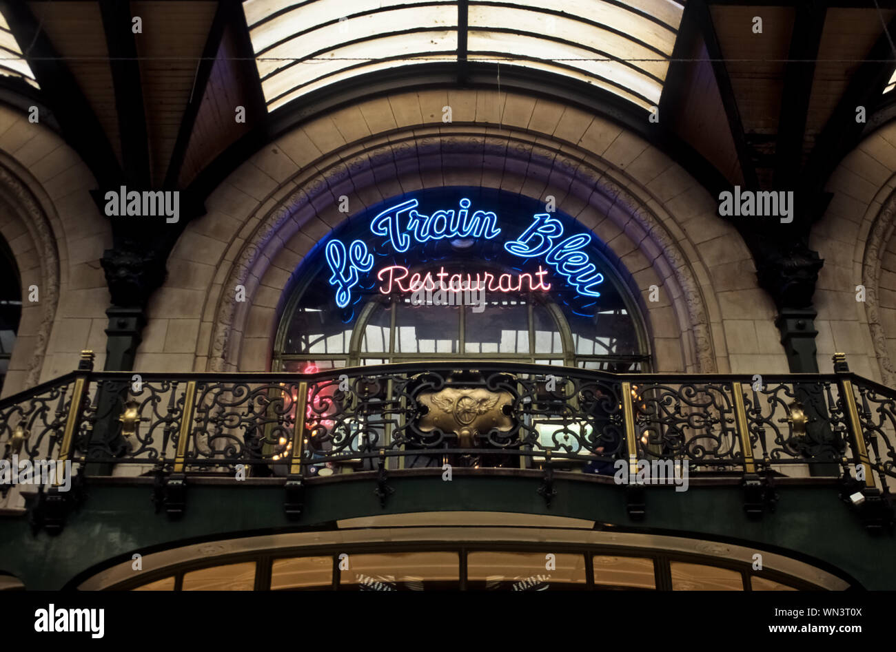 Le Train Bleu ist ein Restaurant mit originaler Fin-de-siècle-Ausstattung im Gare de Lyon in Paris Stock Photo