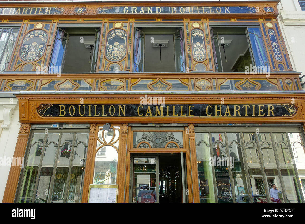 Bouillon Racine ist ein bekanntes Restaurant in Paris, das 1906 eröffnet wurde. Es befindet sich im 6. Arrondissement, in der Rue Racine 3. Die nächst Stock Photo