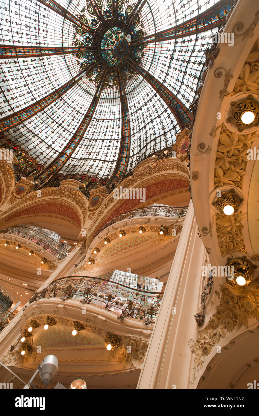 Galeries Lafayette – Frenchless in France