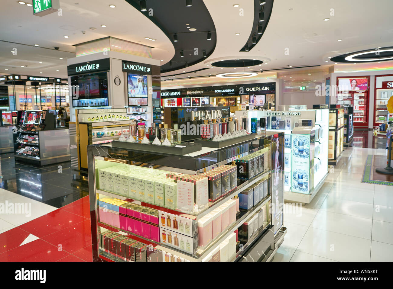 Dubai prada hi-res stock photography and images - Alamy