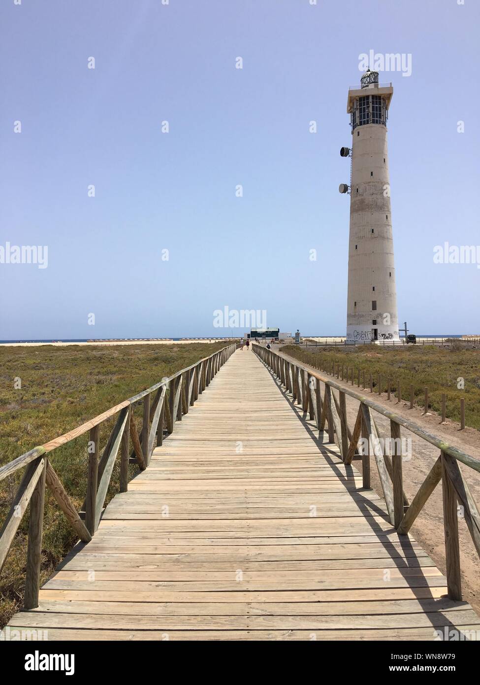Pathway leading into distance hi-res stock photography and images - Alamy