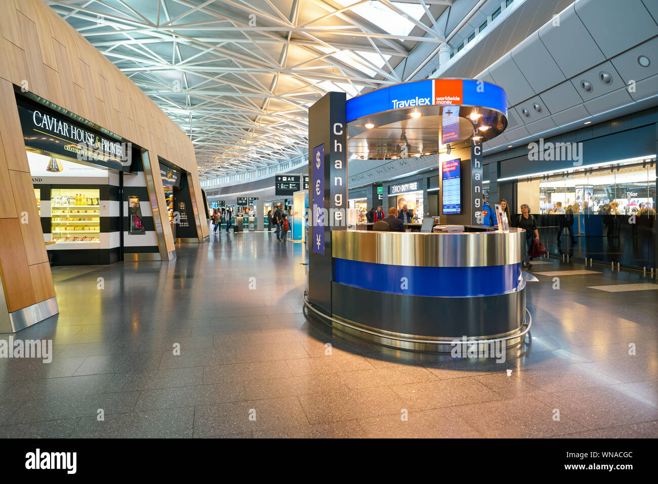 Exchange rate airport hi-res stock photography and images - Page 2 - Alamy