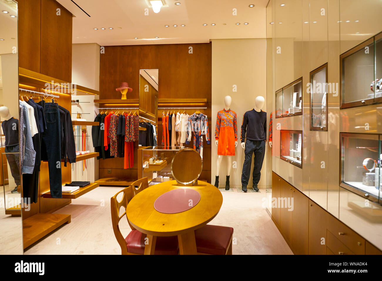 ZURICH, SWITZERLAND - CIRCA OCTOBER, 2018: interior shot of Hermes shop in  Zurich International Airport Stock Photo - Alamy