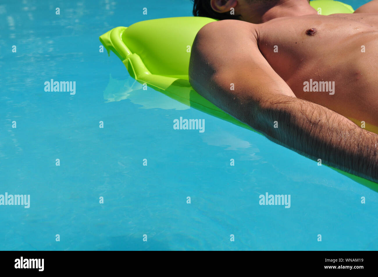 Pool raft hi-res stock photography and images - Alamy