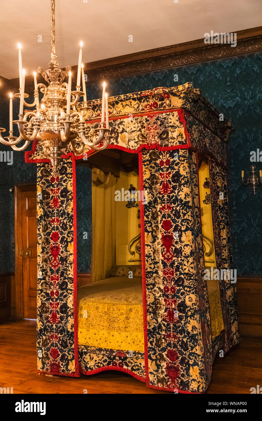 England, London, Kensington, Kensington Palace, The Queen's State