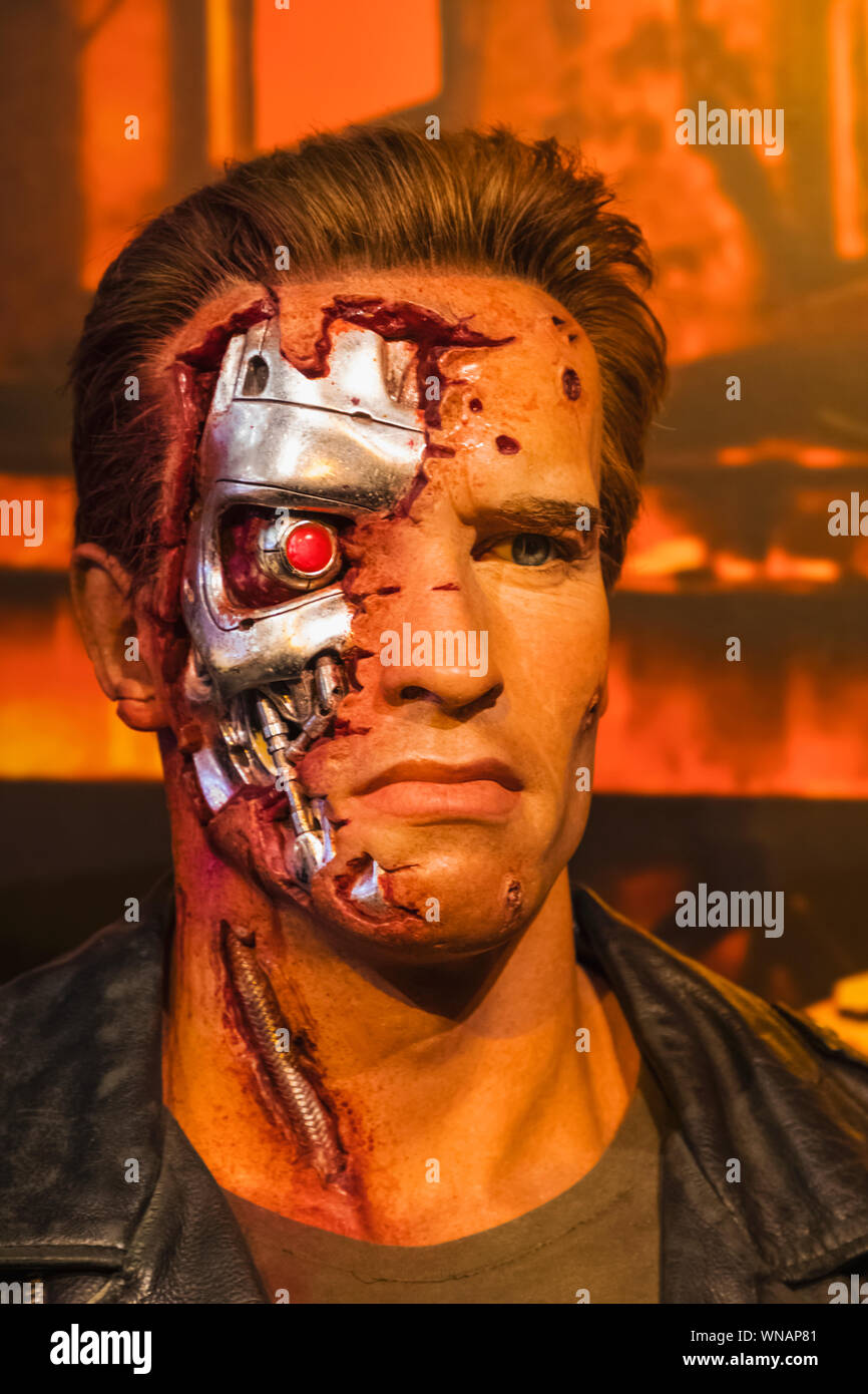 England, London, Marylebone, Interior View of Madam Tussauds, Waxwork Figure of Arnold Schwarzenegger as He Appeared in the Moivie 'The Terminator' Stock Photo