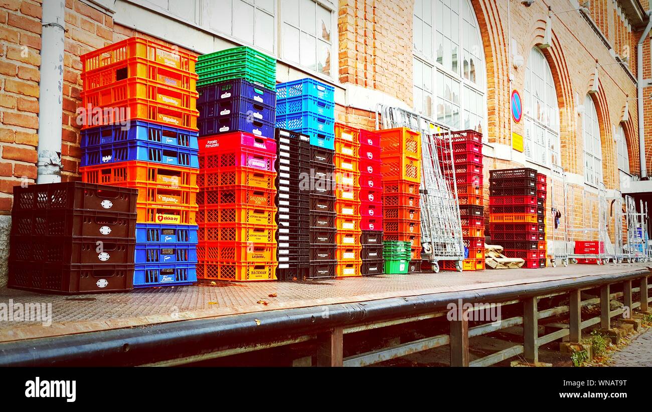 Wall of crates hi-res stock photography and images - Alamy