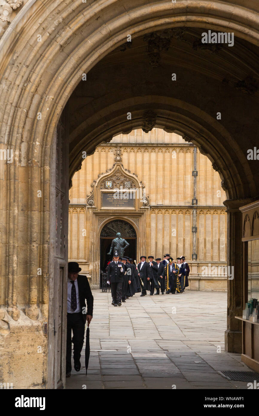 The procession for the annual Encaenia Ceremony in Old School quad by the Bodleian Library, Oxford Stock Photo