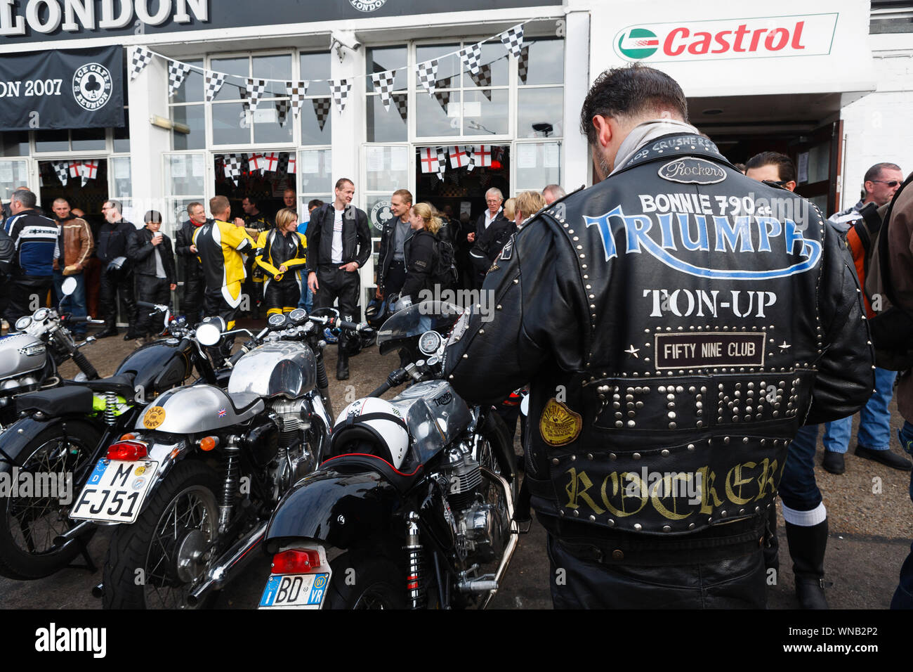 Ace Cafe Reunion, Brighton Burn Up, mass gathering of motorcyclists at Ace Cafe, Ace Corner, Stonebridge, North London before heading to Brighton. The Stock Photo