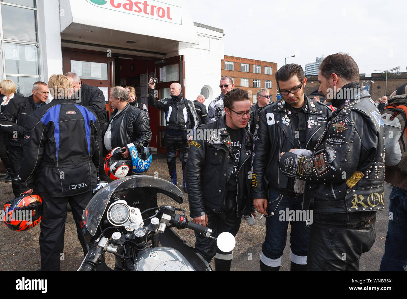 Ace Cafe Reunion, Brighton Burn Up, mass gathering of motorcyclists at Ace Cafe, Ace Corner, Stonebridge, North London before heading to Brighton. The Stock Photo