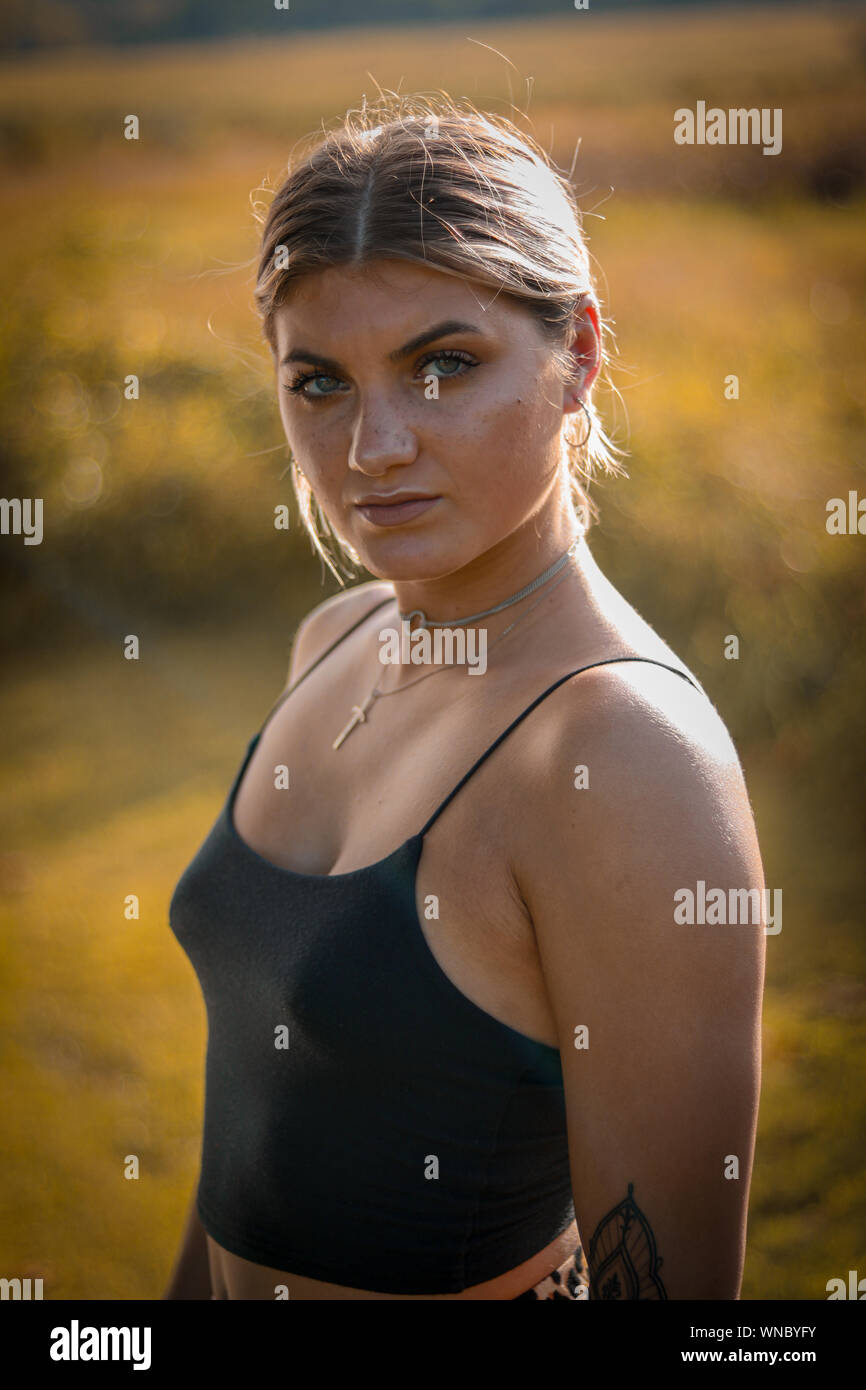 Field model hi-res stock photography and images - Alamy