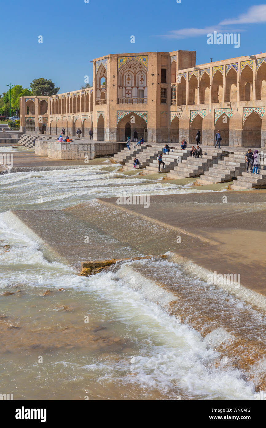 Zayanderud Khaju Bridge, 17th century, Zayanderud river, Isfahan, Isfahan Province ...