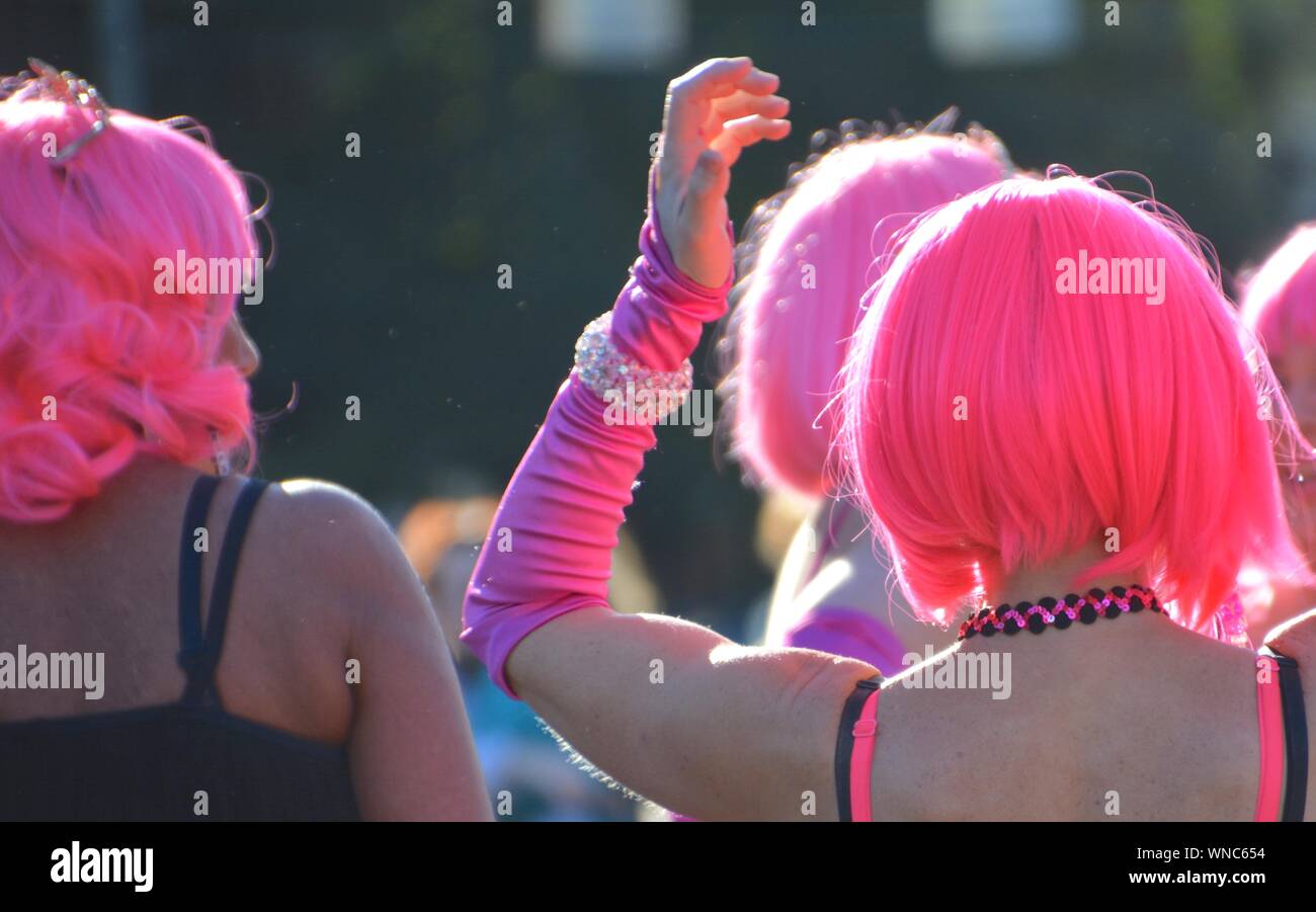 Women with dyed red hair hi-res stock photography and images - Alamy