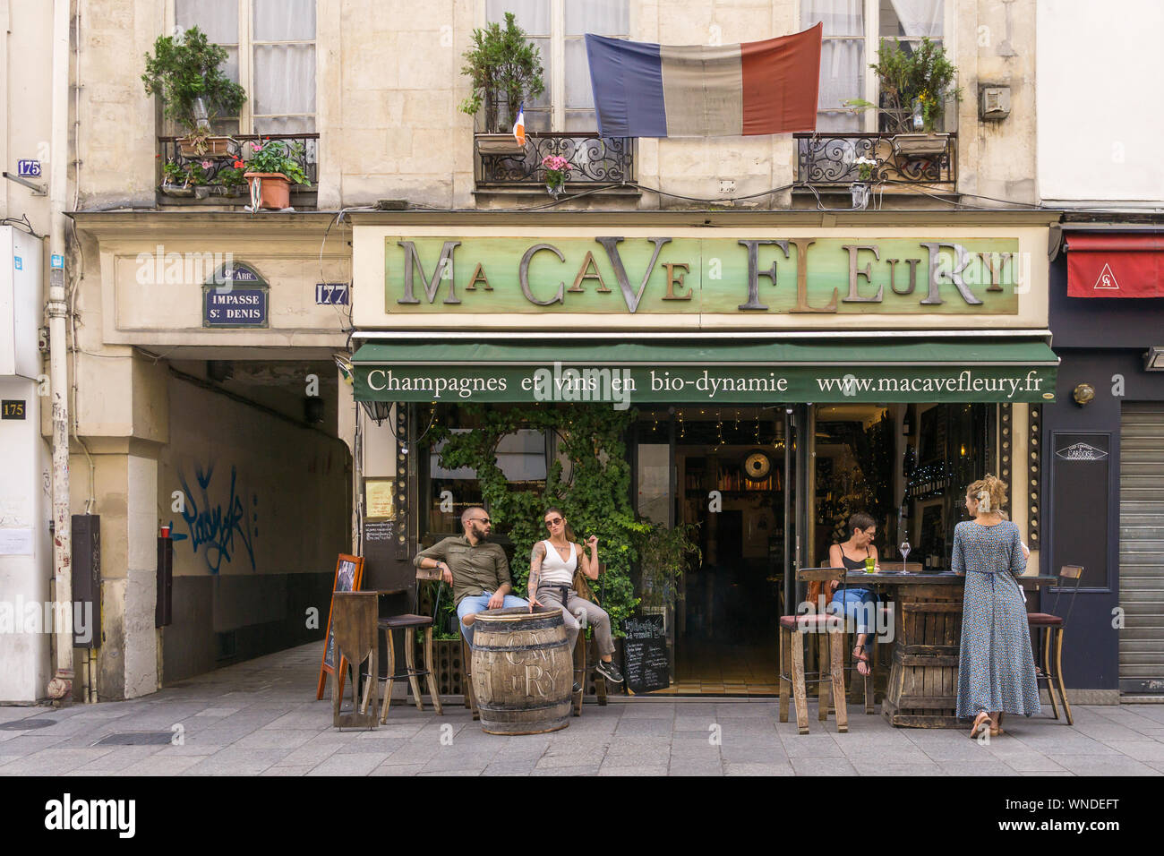 Paris french bar hires stock photography and images Alamy