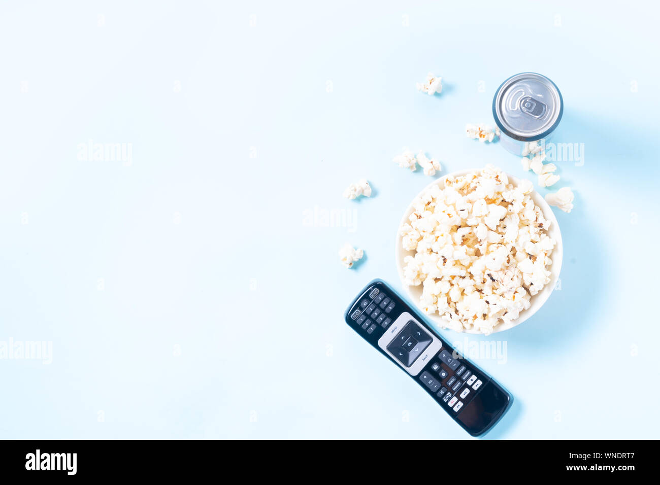 popcorn and 3d glasses Stock Photo - Alamy