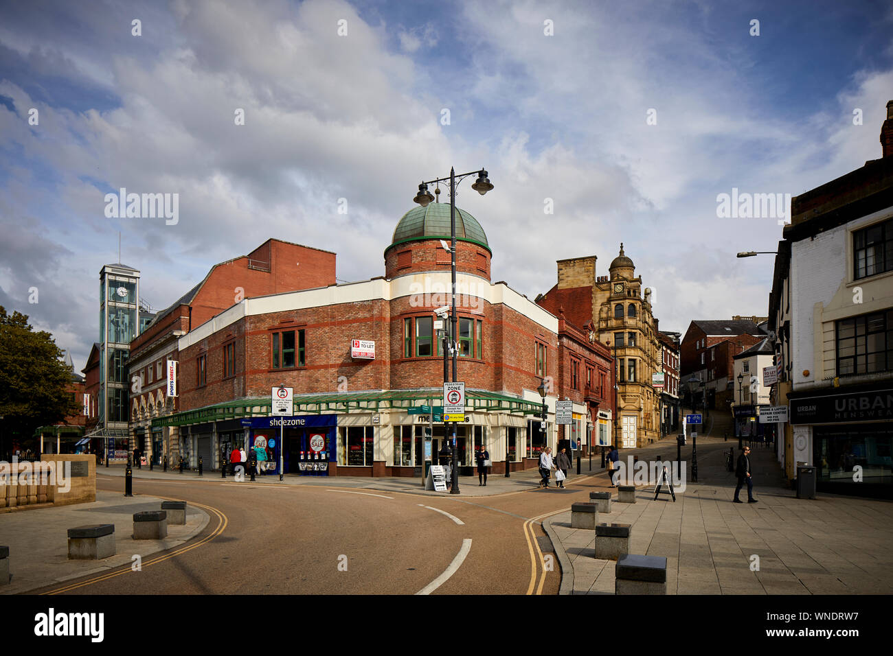 Uk cheshire stockport town centre hires stock photography and images