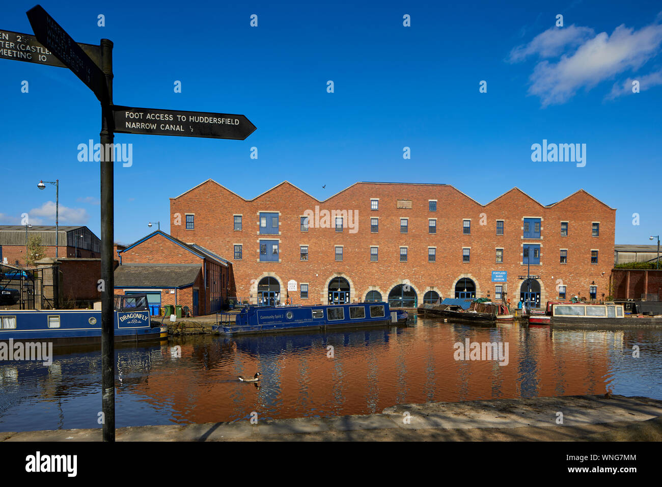 Ashton canal warehouse hires stock photography and images Alamy