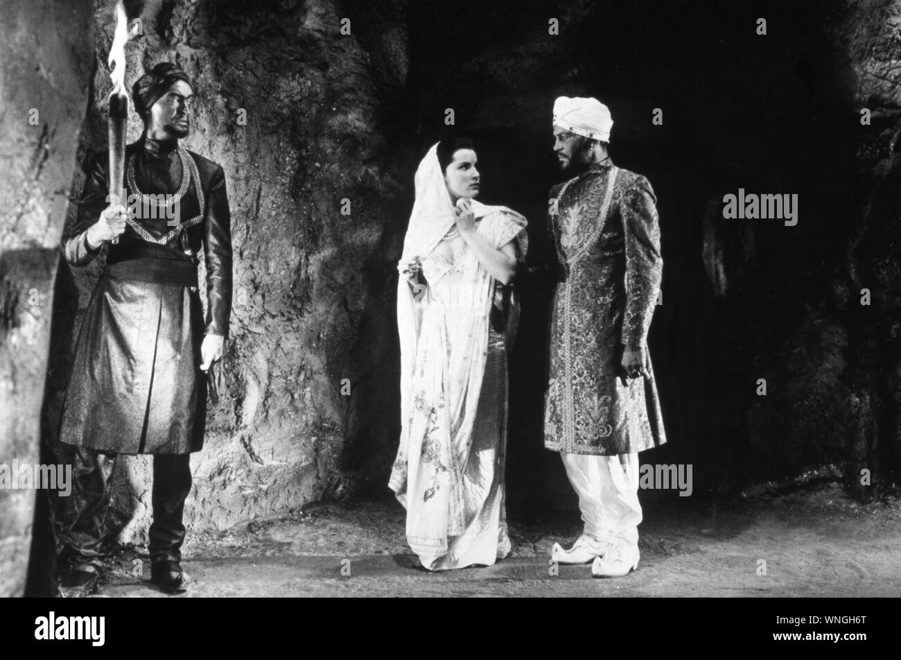 Das Indische Grabmal Year : 1959 West Germany Director : Fritz Lang Debra Paget, Walter Reyer Stock Photo
