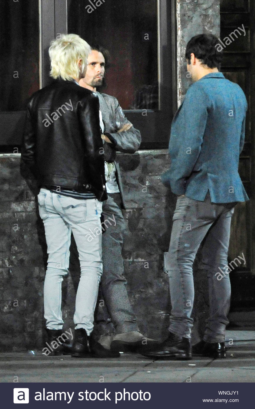 Shot On 4 26 14 Los Angeles Ca Matt Bellamy 35 Was Spotted Outside A Bar In Los Angeles Having An Extended Conversation With Friends While His Partner Kate Celebrated Her Birthday Inside