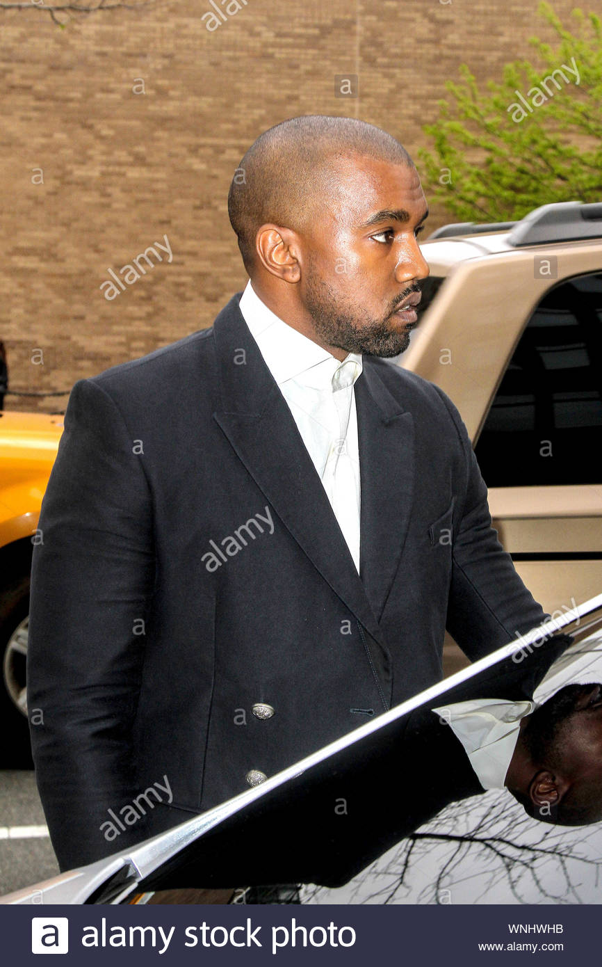 Kim Kardashian Back Black Hair Stock Photos Kim Kardashian Back