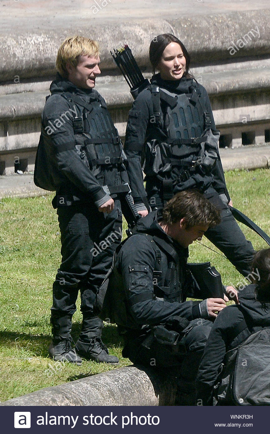 Noisy Le Grand France Jennifer Lawrence Liam Hemsworth Josh Hutcherson Evan Ross Sam Claflin And Natalie Dormer Continue Another Day Of Filming Their Upcoming Movie The Hunger Games Mockingjay The Cast Filmed Some