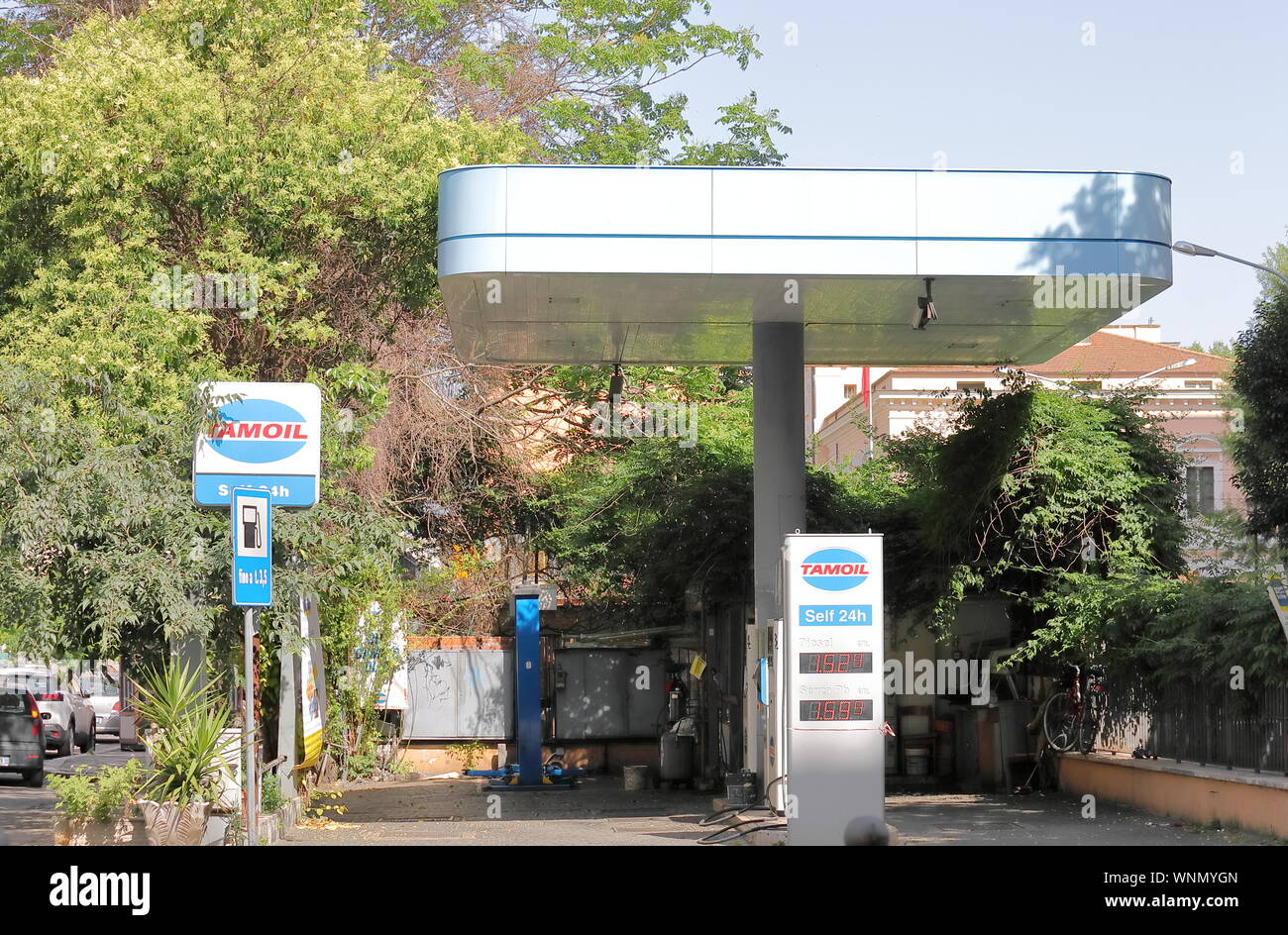 Petrol station rome hires stock photography and images Alamy