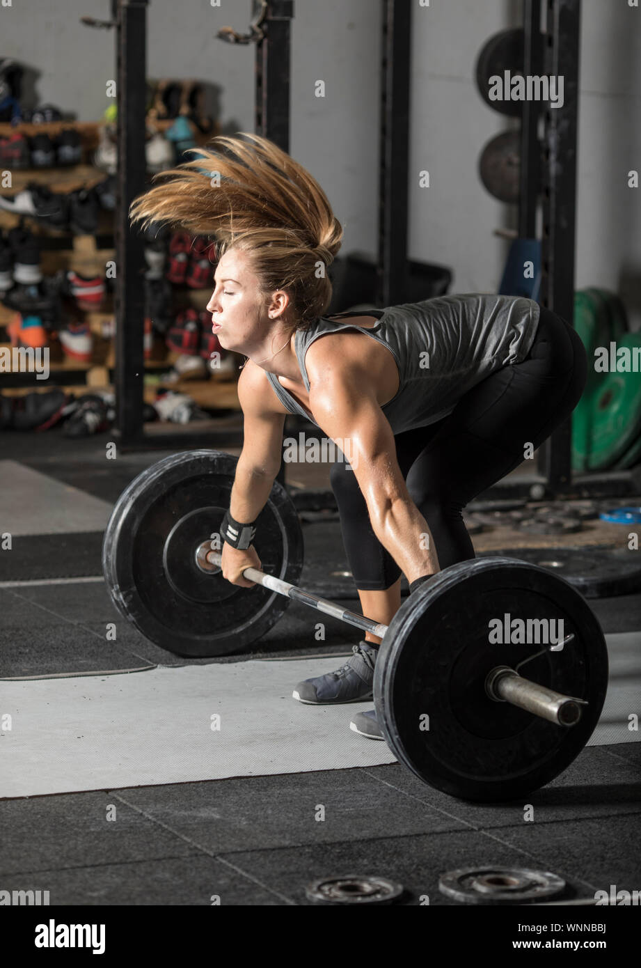Powerlifting woman hi-res stock photography and images - Page 3 - Alamy