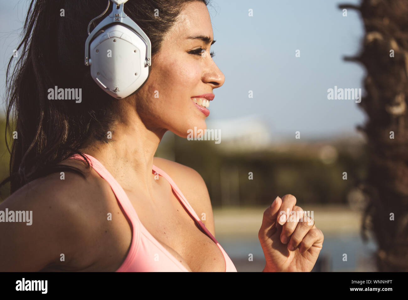Running with big headphones outlet