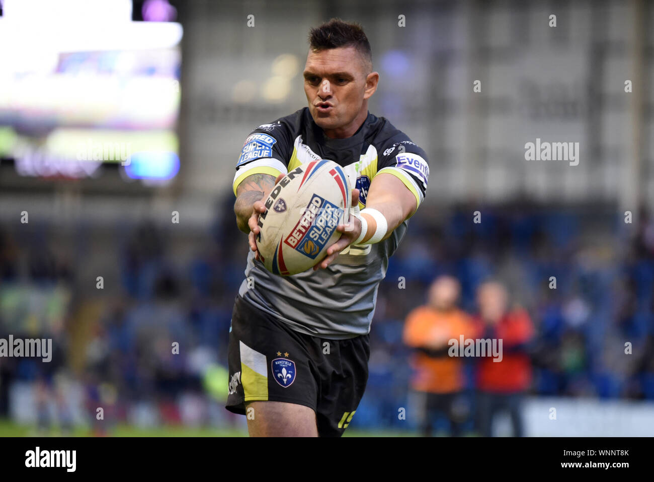 6th September 2019; Halliwell Jones Stadium, Warrington, Lancashire, England; Betfred Super League Rugby, Warrington Wolves versus Wakefield Trinity; Danny Brough of Wakefield Trinity warming up before the game - Editorial Use Only. Stock Photo