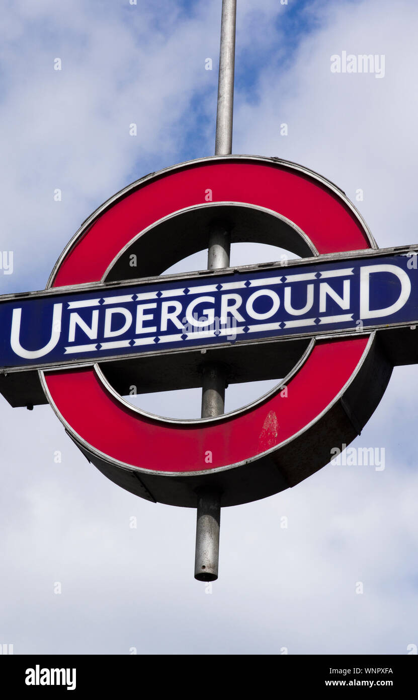 London Underground Symbol For Transport And Travel In London S Tube System Stock Photo Alamy