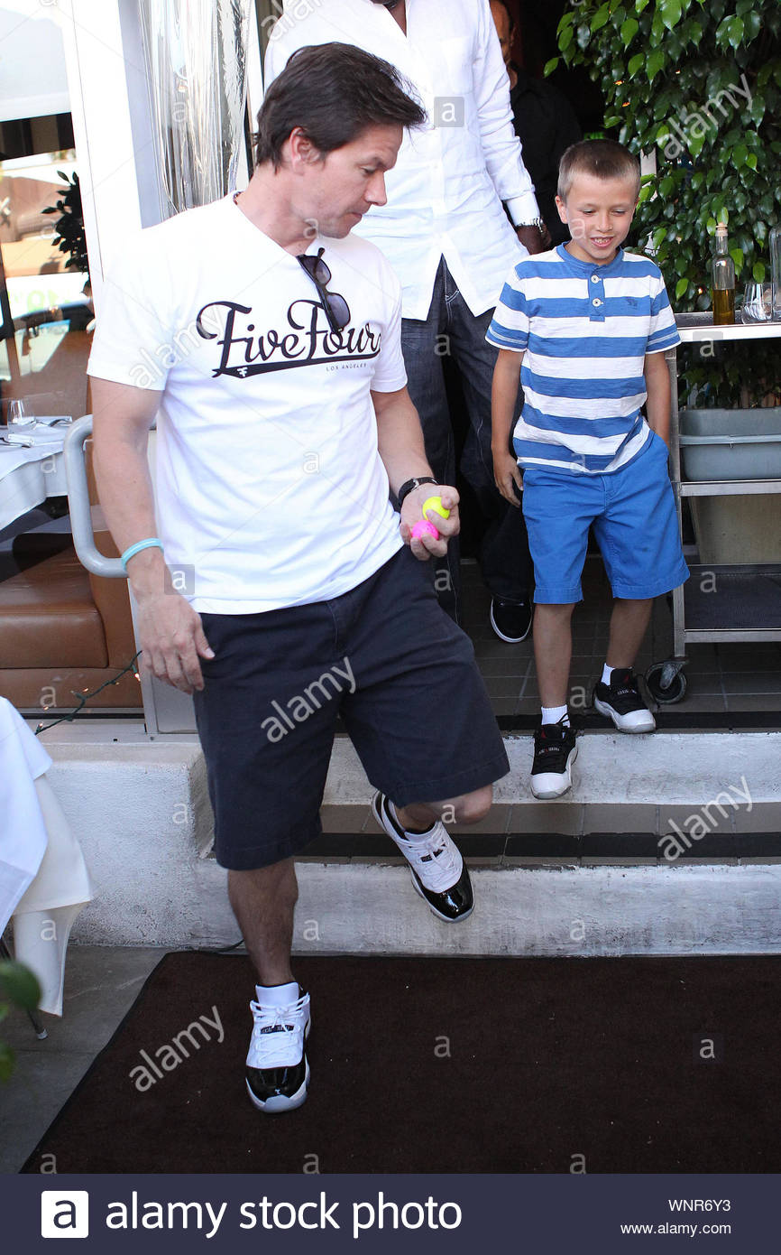 mark wahlberg retro 4