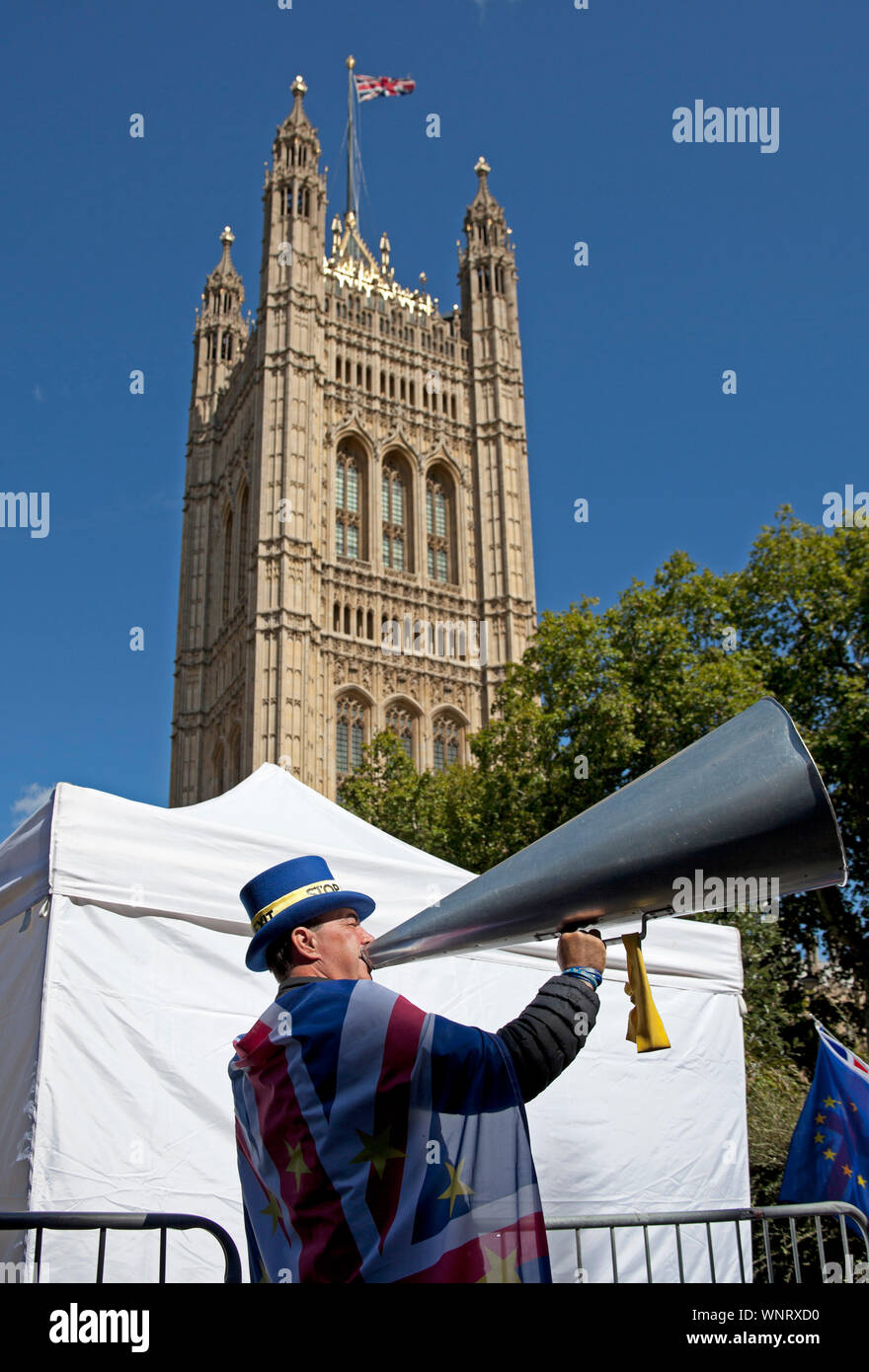 Steve Bray, with megaphone, activist, Mr Stop Brexit, Westminster, London, England, UK Stock Photo