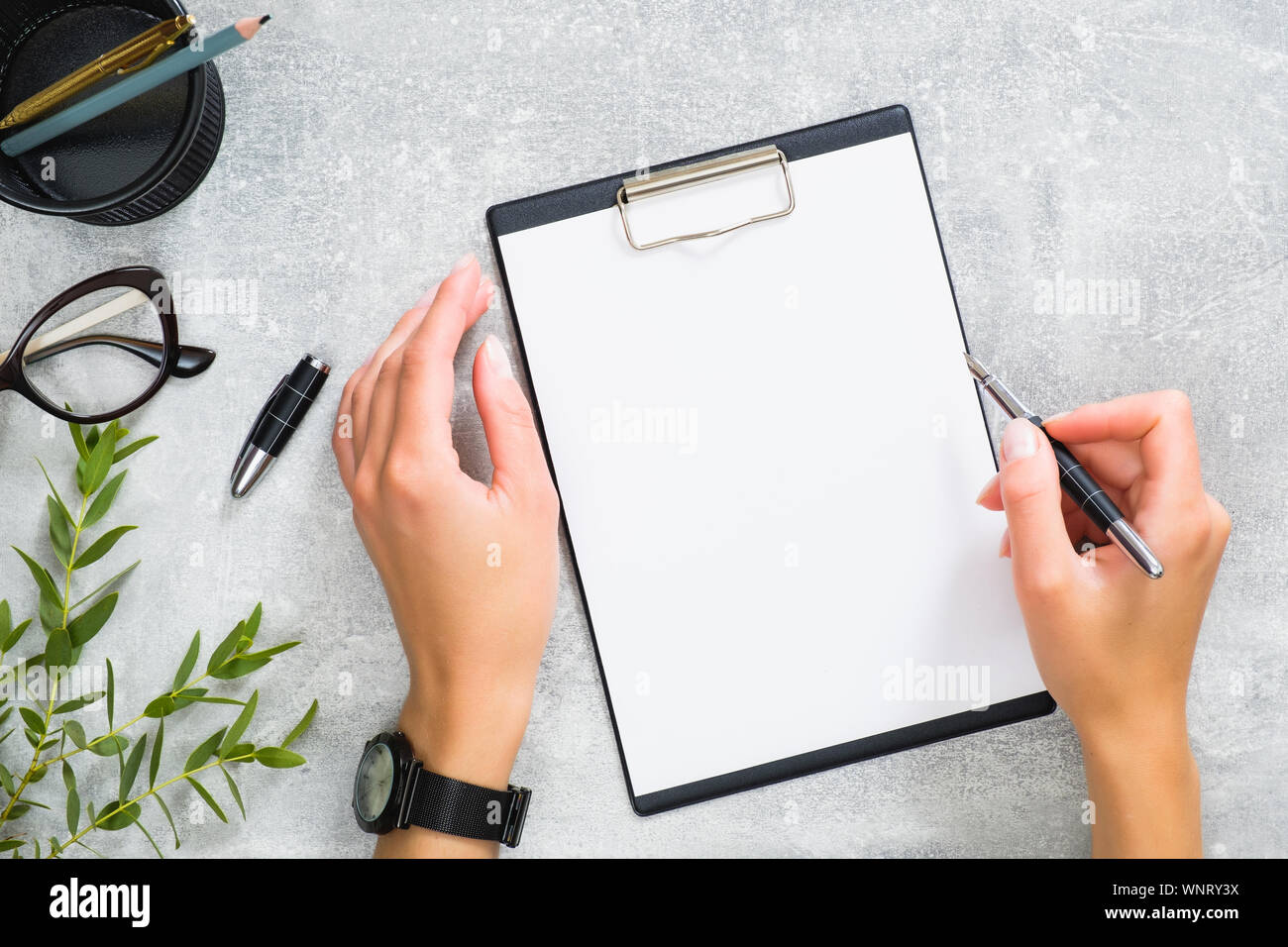 Дутщмфы магнитная бумага. Блокнот официанта. Clipboard-write html. Держатель для бумаг из мдф. Доска письменная.