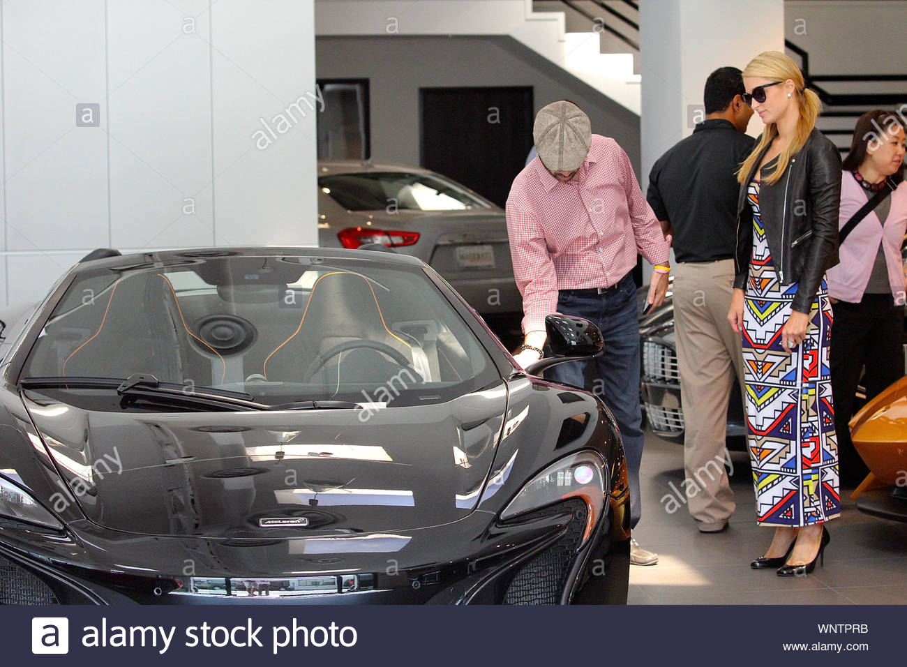 Beverly Hills Ca Paris Hilton Checks Out A Black 2014