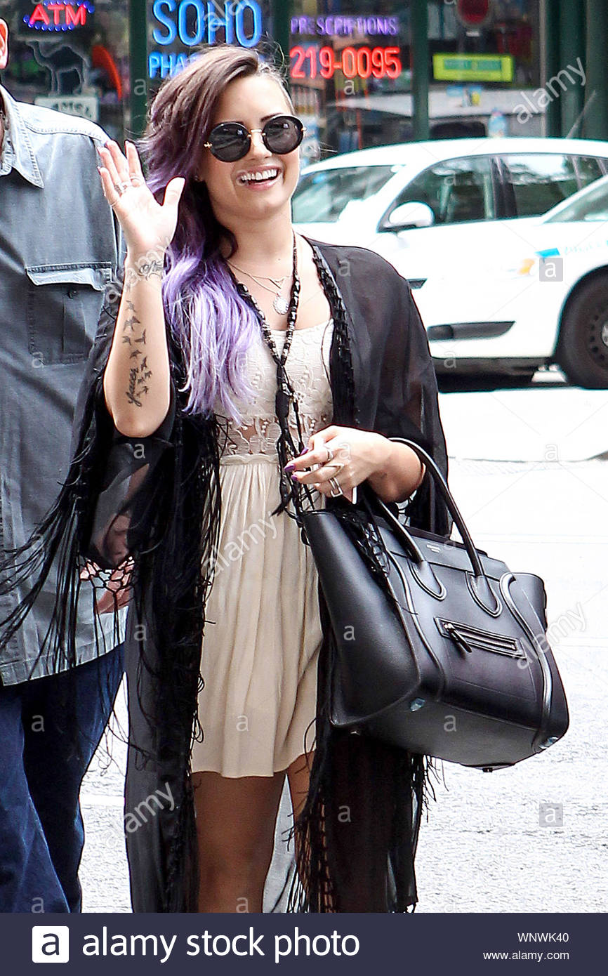 New York Ny Demi Lovato Stops By Z100 Radio In New York And Was