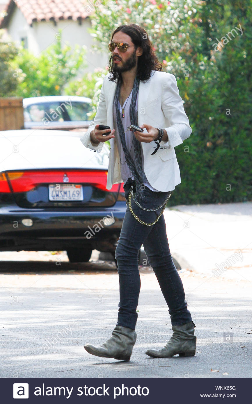 blazer with jeans and cowboy boots