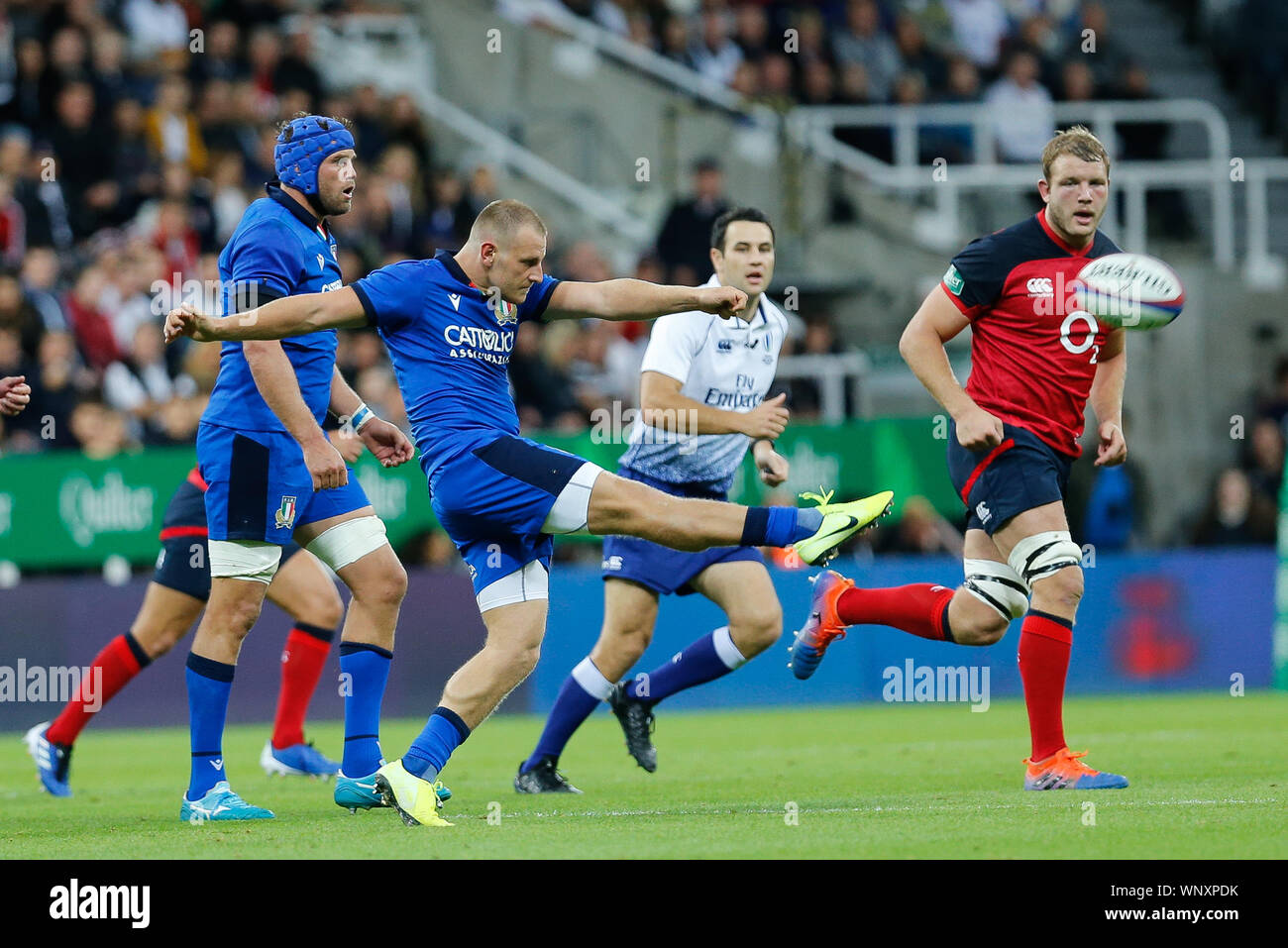 Newcastle, UK. 6th  Sep, 2019. NEWCASTLE UPON TYNE, ENGLAND SEPT 6TH Callum Bradley of Italy clears during the Quilter Autumn International match between England and Italy at St. James's Park, Newcastle on Friday 6th September 2019. (Credit: Chris Lishman | MI News) Editorial Use Only Credit: MI News & Sport /Alamy Live News Stock Photo