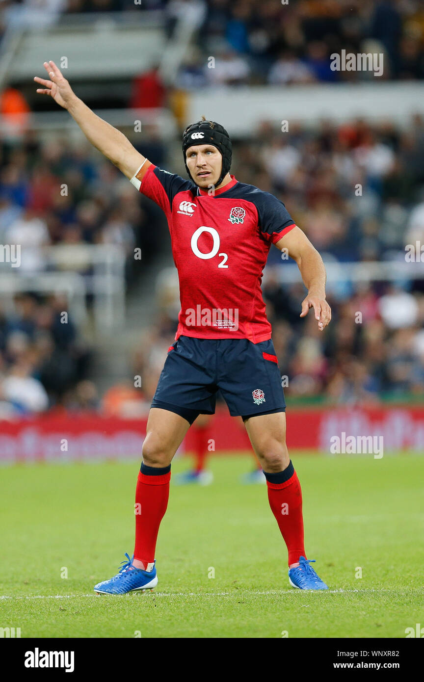 Newcastle, UK. 6th  Sep, 2019. NEWCASTLE UPON TYNE, ENGLAND SEPT 6TH Piers Francis of England during the Quilter Autumn International match between England and Italy at St. James's Park, Newcastle on Friday 6th September 2019. (Credit: Chris Lishman | MI News) Editorial Use Only Credit: MI News & Sport /Alamy Live News Stock Photo