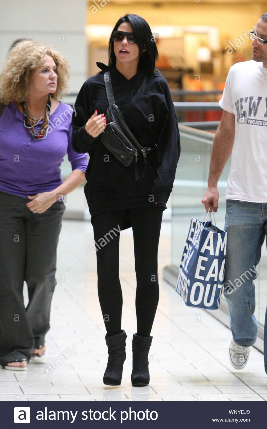 black fanny pack outfit