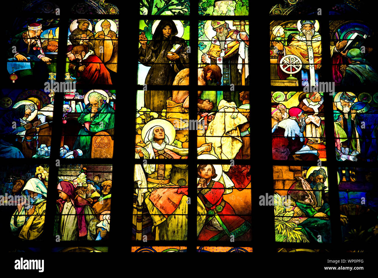 Colored glass window hi-res stock photography and images - Alamy