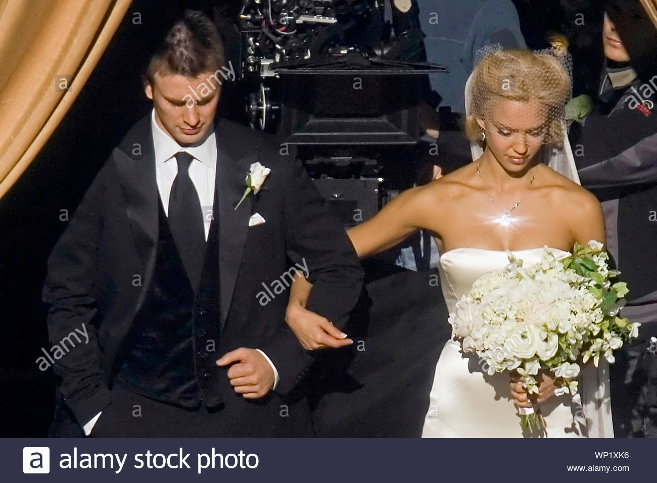 Archive Photos Vancouver Bc Jessica Alba And Co Star Chris