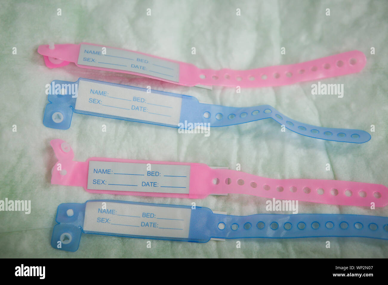 Baby hospital tag hires stock photography and images Alamy