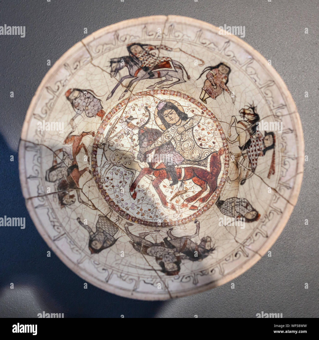 Pottery bowl, 13th century, Rey, Museum of the Islamic Era, National